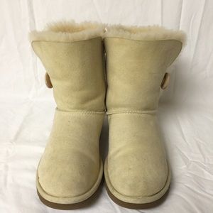 Bailey Button size 6 old style